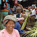  Markttreiben eines typischen Dorfmarktes auf Bali 