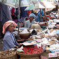  Marktstände auf einem typisch balischen Dorfmarkt 